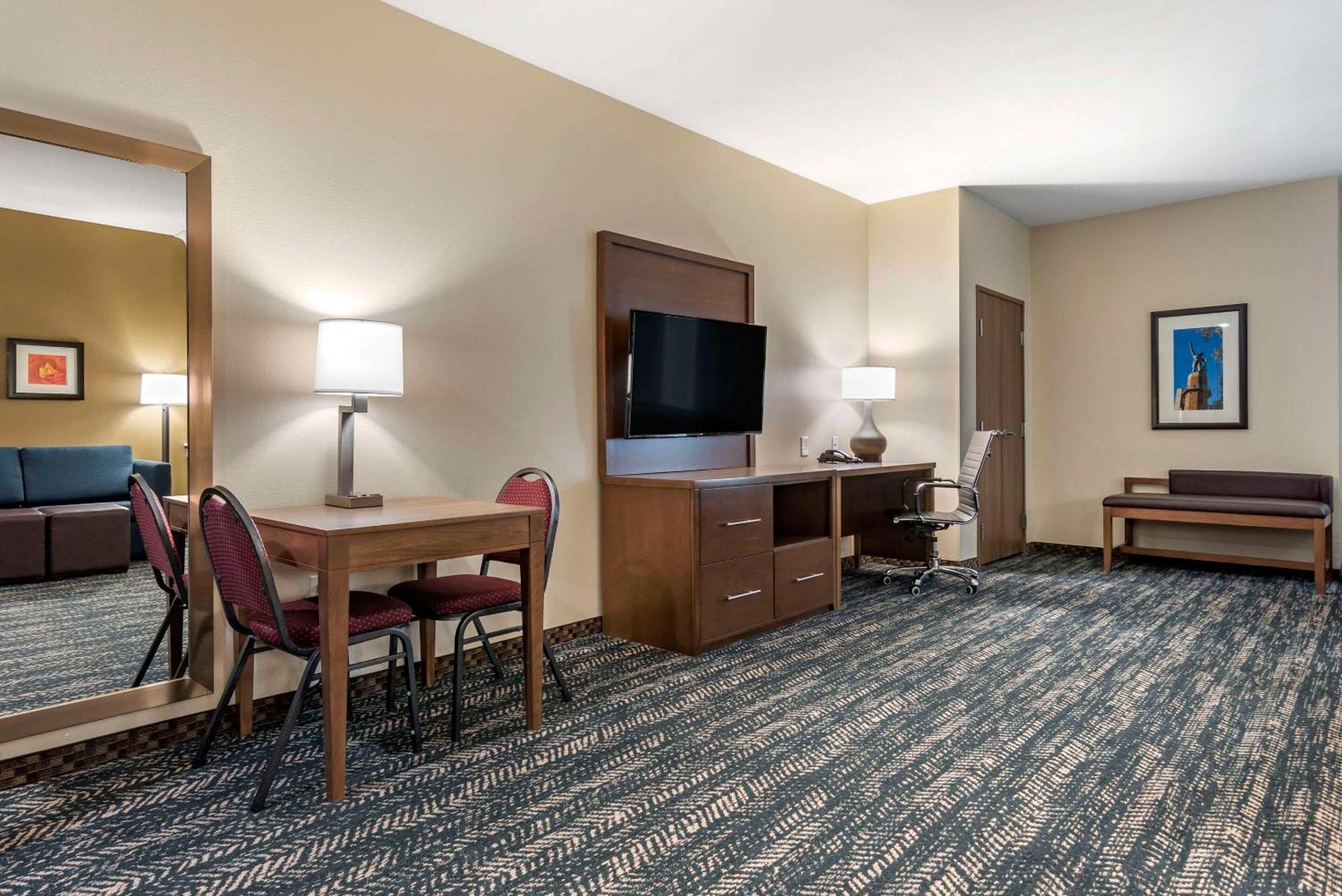Comfort Inn & Suites Downtown Near University Tuscaloosa Exteriör bild
